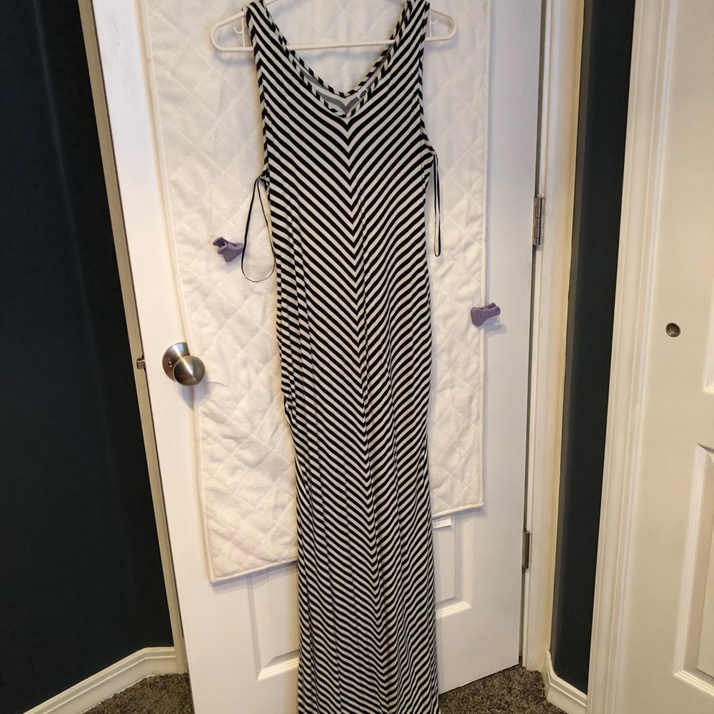Long maternity dress